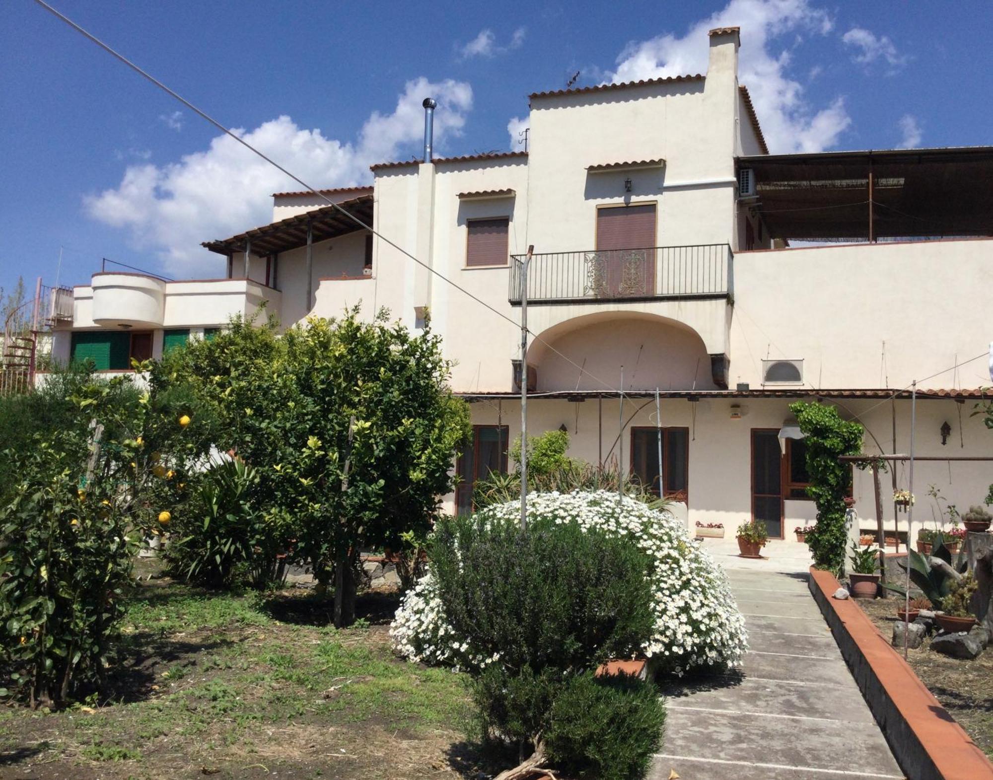 Oplontis' Garden - Holiday Apartment Near Pompeii ตอร์เร อันนุนซิอาตา ภายนอก รูปภาพ